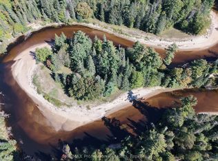 304 Old North Rd, Huntsville, ON P1H 2J4