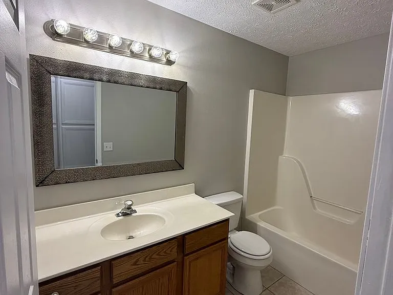 414 W Black Oak Rd — Photo 17