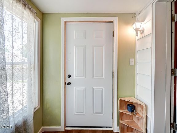 4th image of 714 Moberly St