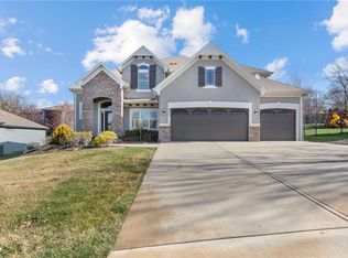 5819 Charlotte St, Shawnee, KS 66216