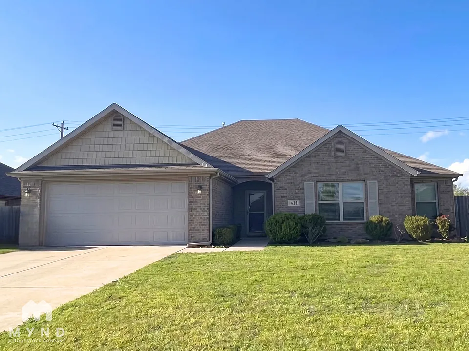 411 Capri St