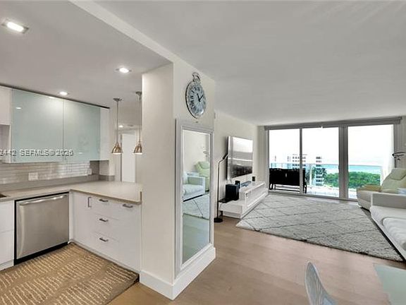 2nd image of 100 Bayview Dr #Cu-1008