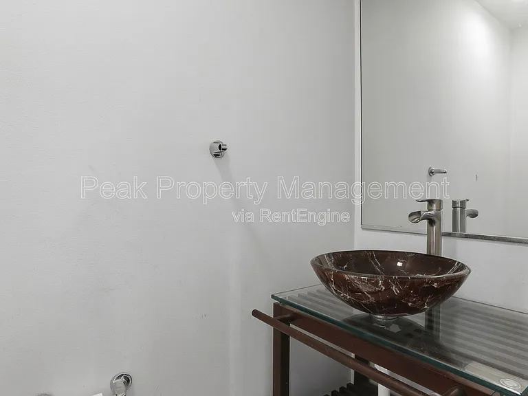 112 E Clay St #3C — Photo 16