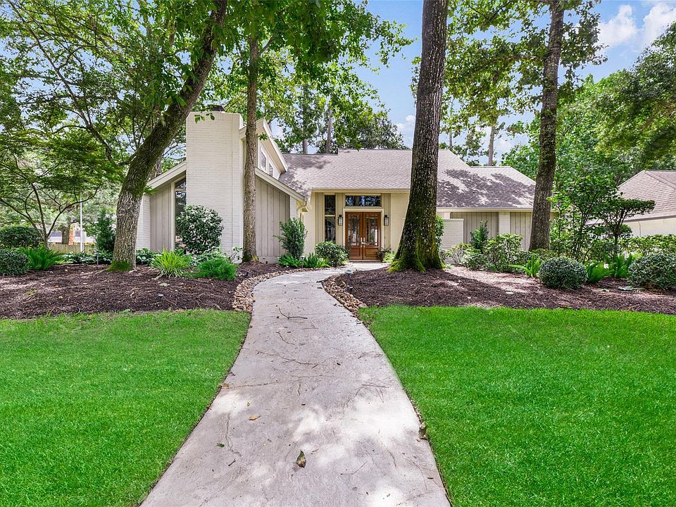 1st image of 2414 Parkdale Dr