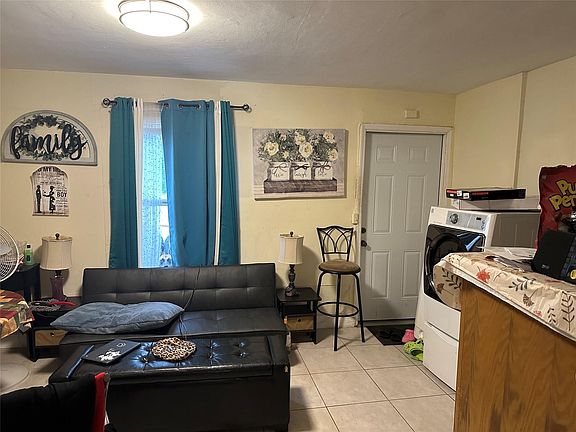 2nd image of 1105 NW 80th Terrace #8D