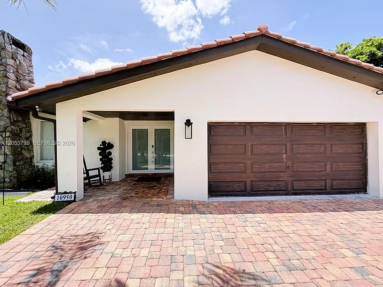 10950 SW 40th Ct — Photo 3
