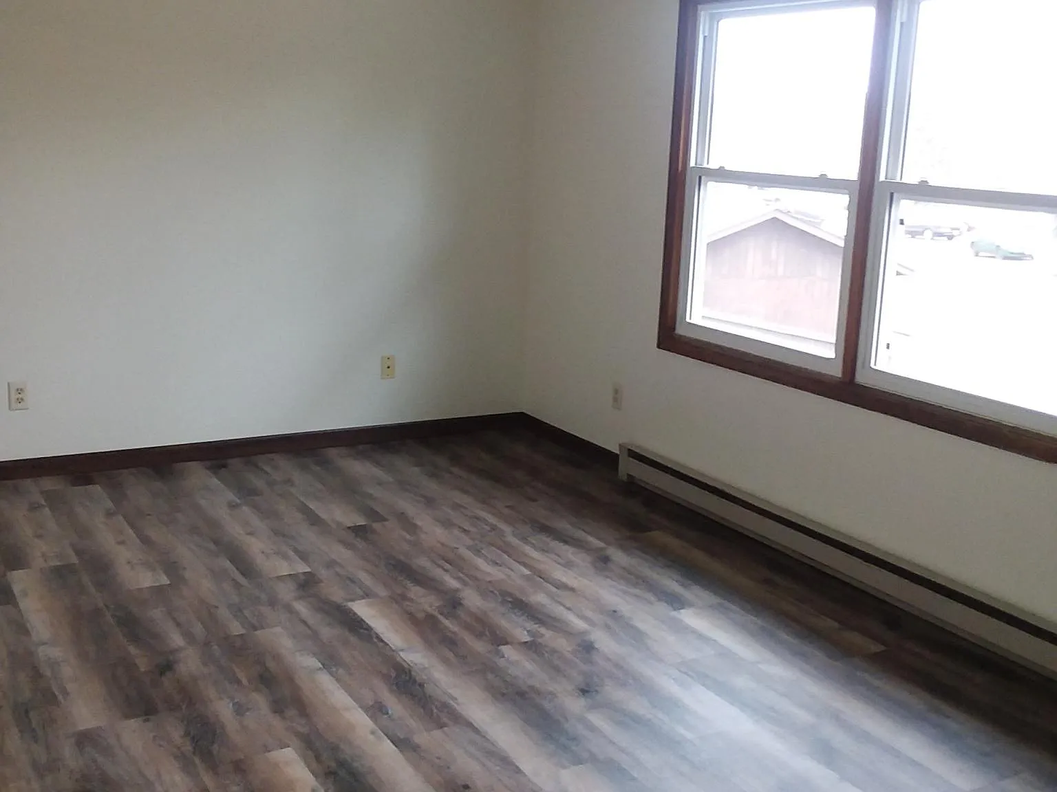 2 bed, 1000 sqft, $900 — Photo 1