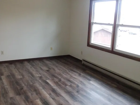 2704 Nelson Dr, Menomonie, WI 54751