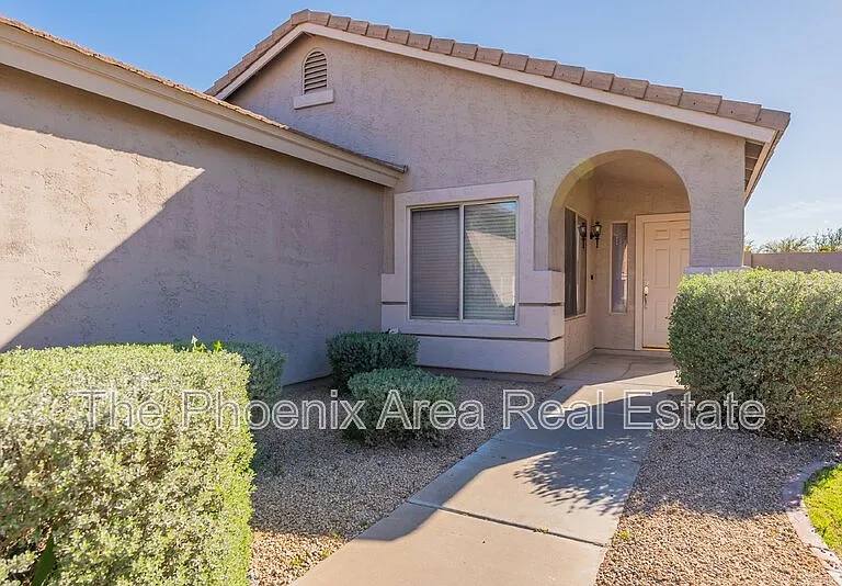 1261 N Balboa Dr — Photo 33