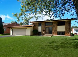 1282 Douglas Ln, Crete, IL 60417