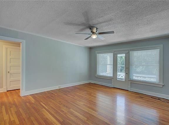 4th image of 406 E 43rd St APT 2E