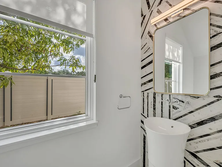 501 W Canton Ave — Photo 13