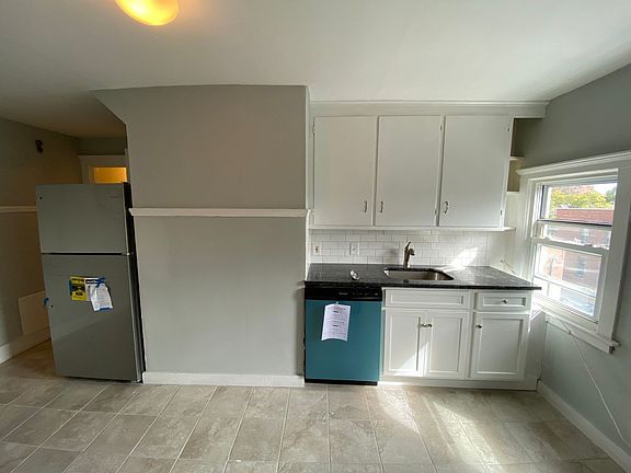 5th image of 227 Fountain St #1
