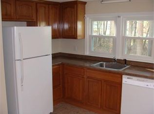 86 Plympton St APT 4, Middleboro, MA 02346