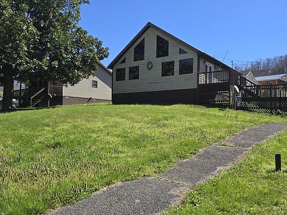 2nd image of 217 & 219 Elizabeth Dr #217-219