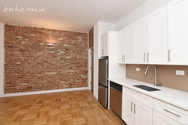 Rented by Bohemia Realty Group | media 2