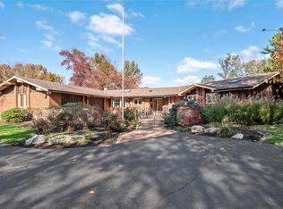10 Kirken Knoll Dr, Saint Louis, MO