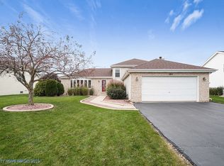 1811 Pebble Beach Dr, Plainfield, IL 60586