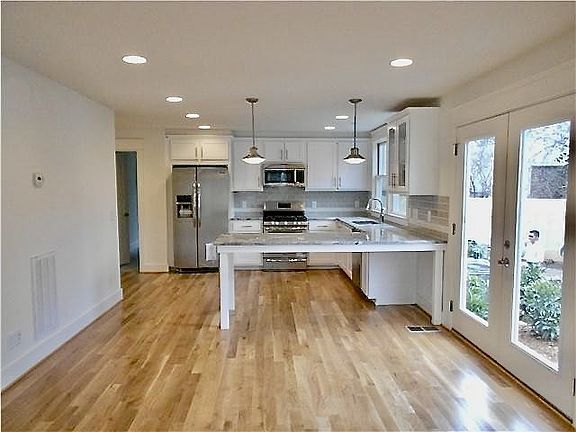 5th image of 2203 25th Ave S