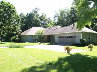 2 Curtis Cir, Clinton, IA 52732