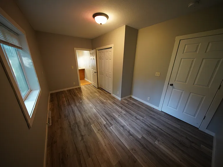 615 S Dewey St — Photo 12
