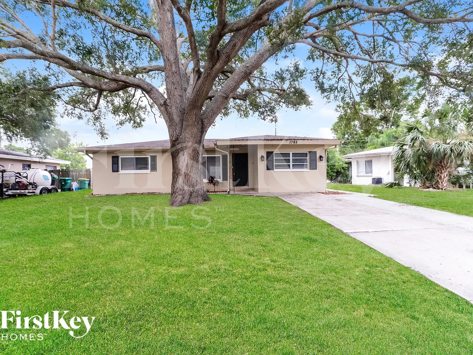 3 bed, 2.0 bath, 1572 sqft, $2,200 — Photo 1