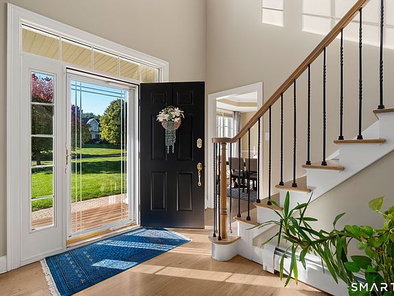 2nd image of 68 Ridgeview Way