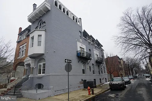 1921 W Diamond St Photo 1