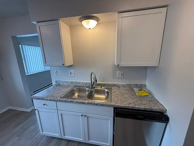 208 W Lansing Rd #8 — Photo 16