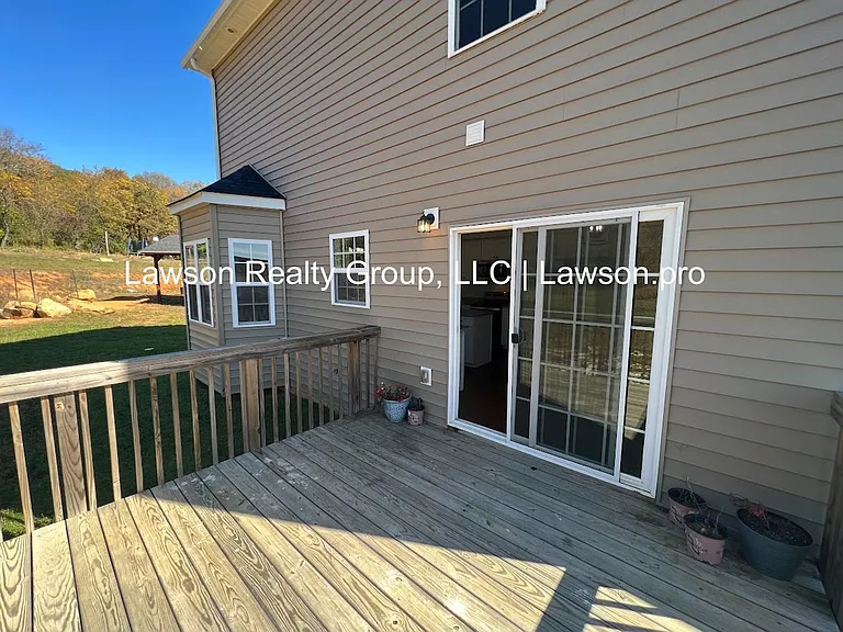 2080 Lawson Ln — Photo 18