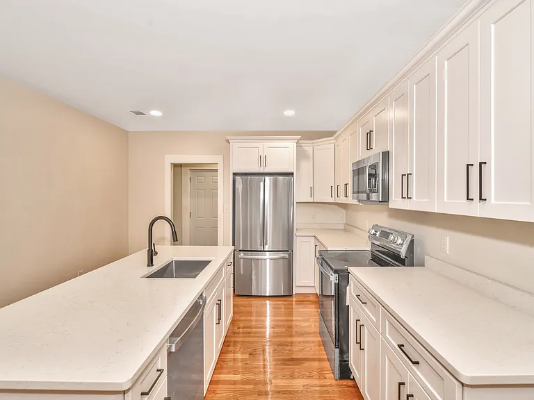 30-32 Westmore Rd #2 — Photo 3
