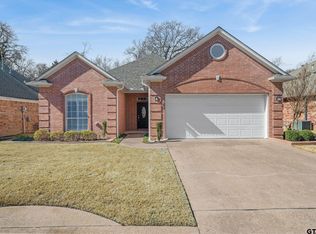 5608 Hollybrook Dr, Tyler, TX 75703