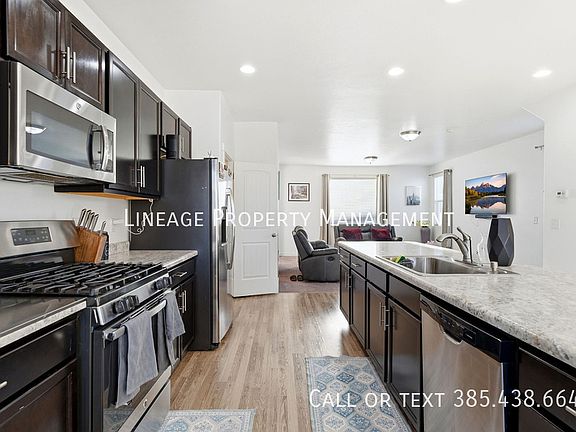 4th image of 10847 S Big Meadow Dr