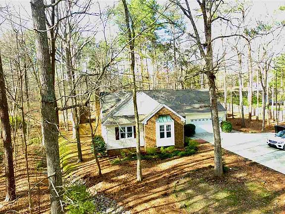 3rd image of 105 Pinoak Ct