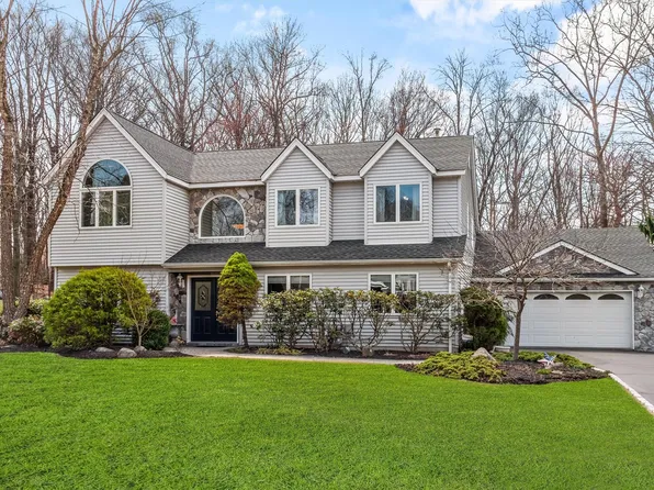 12 Bridge Road, Nanuet, NY 10954