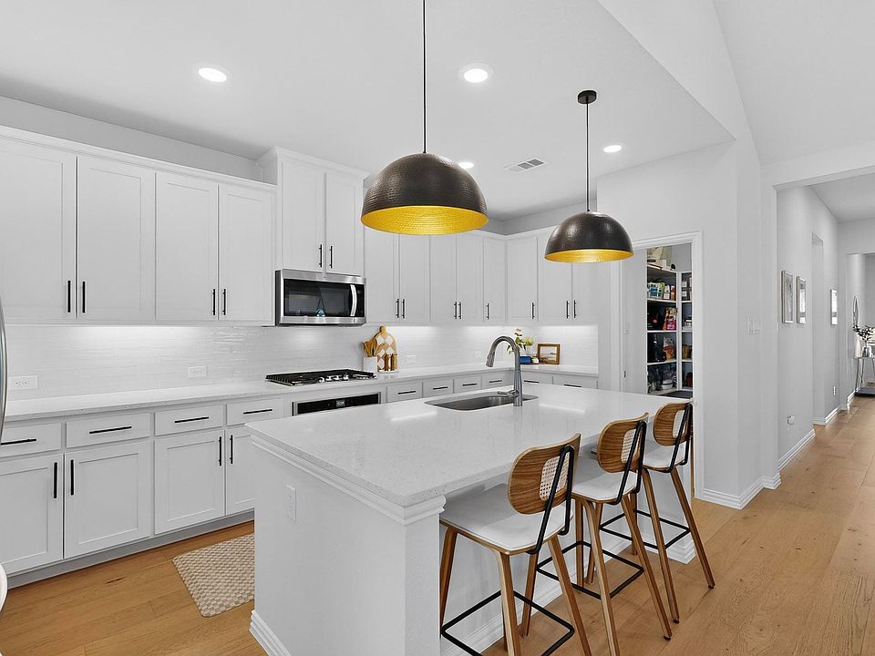 1st image of 207 Buffalo Blvd