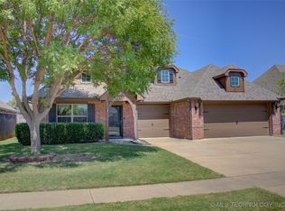 8861 E 136th St S, Bixby, OK 74008