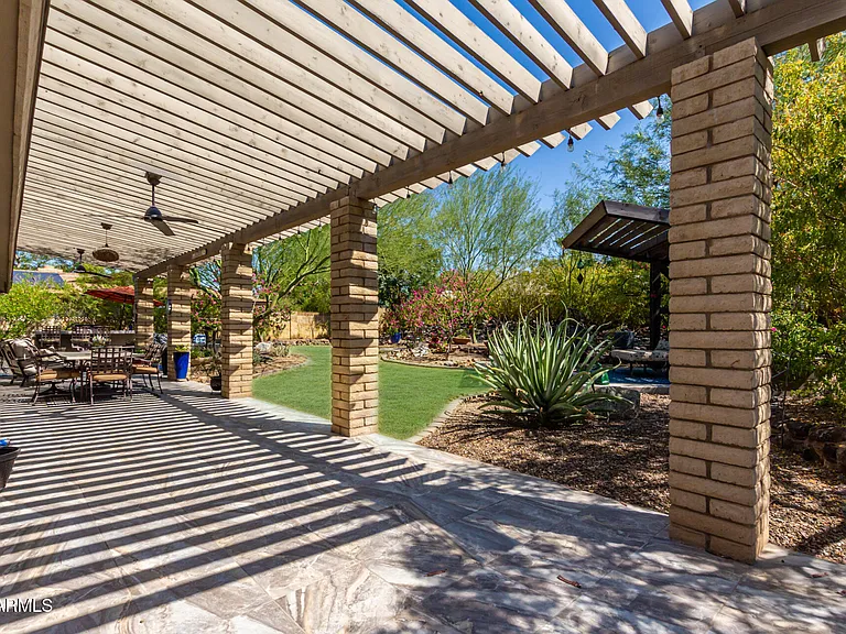 2909 E Las Rocas Dr — Photo 33