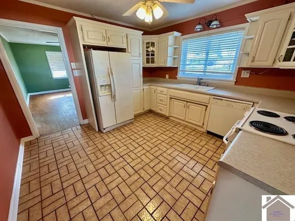131 Calvert Dr, Paducah, KY 42003