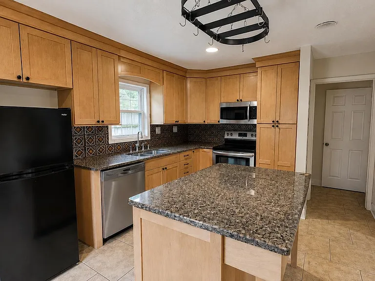 89 Ericson Rd — Photo 14