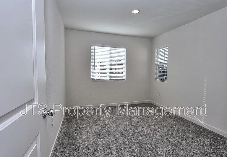 2097 Shady Tree Cir — Photo 59