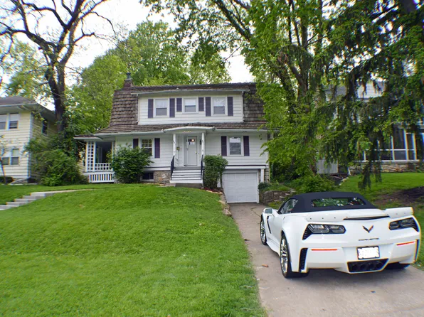 4956 Westwood Rd, Kansas City, MO 64112