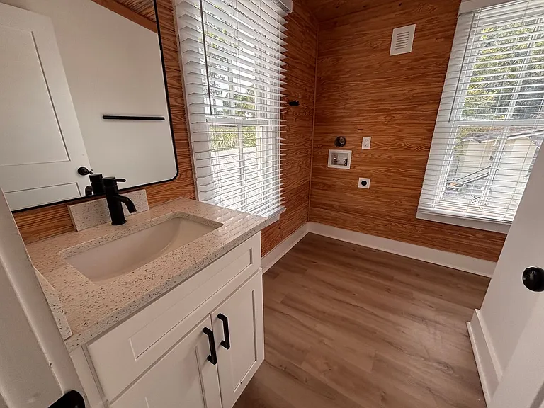 30 Sanford St — Photo 15