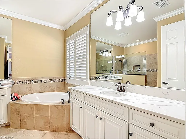 9250 Veneto Pl — Photo 37