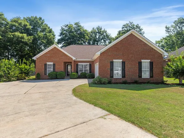 104 Mooresboro Ct, Dothan, AL 36305