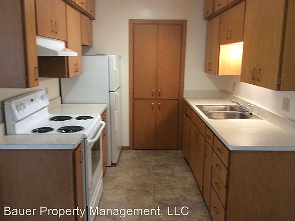 3rd image of 417 2nd St E APT 32