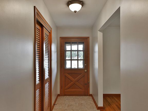 3rd image of 1321 Yellowwood Dr