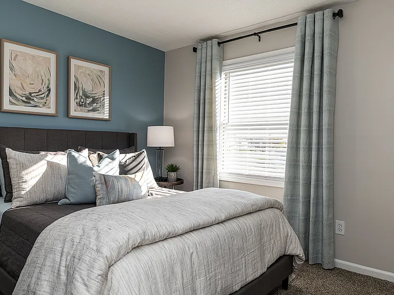 Bedroom with carpet