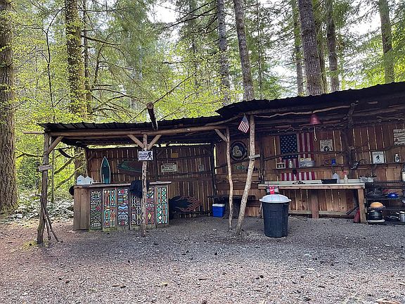 2nd image of 260 NE Back Trail Ln