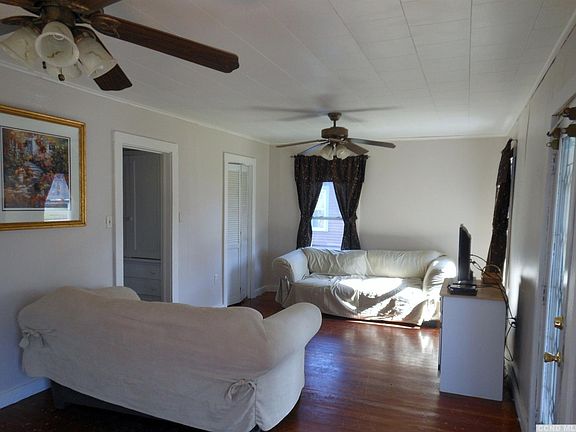 3rd image of 12 Koeppel Ave